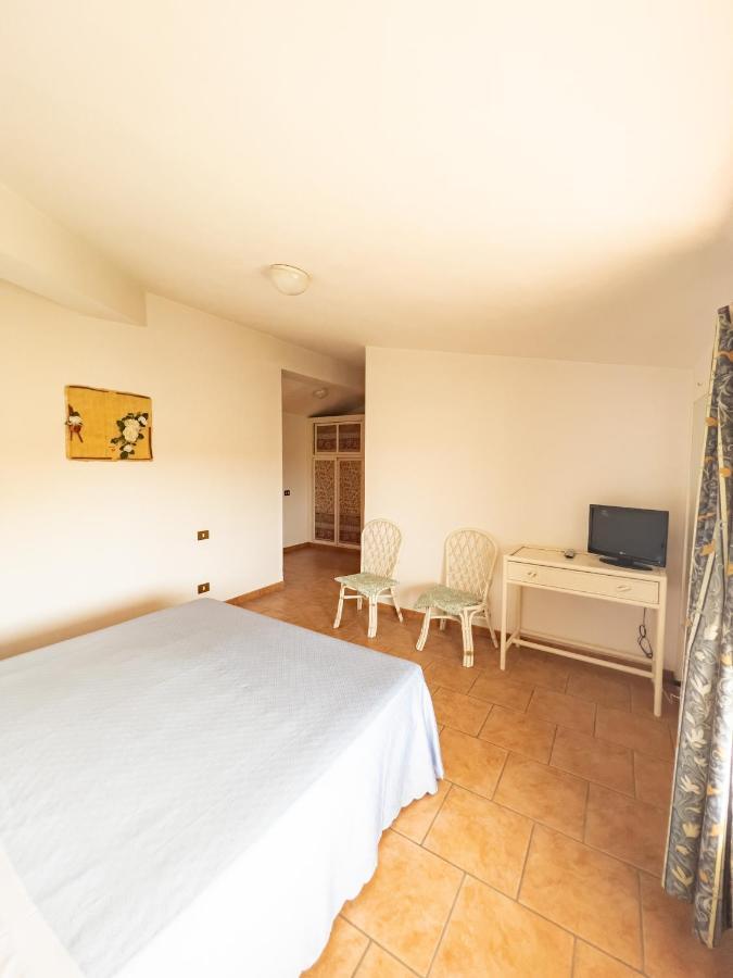 Albergo Ristorante Locanda Rosella Giba Bagian luar foto