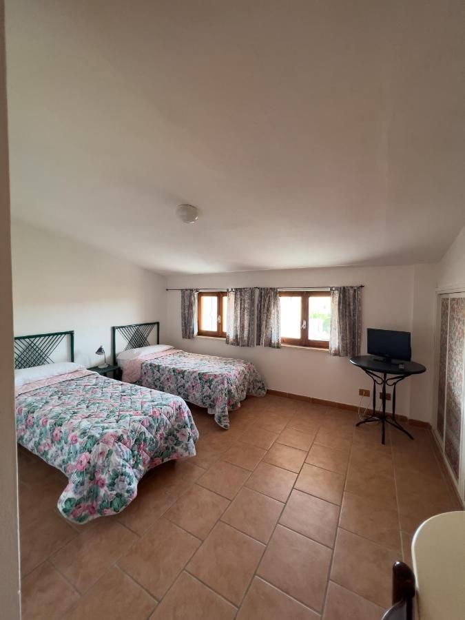 Albergo Ristorante Locanda Rosella Giba Bagian luar foto