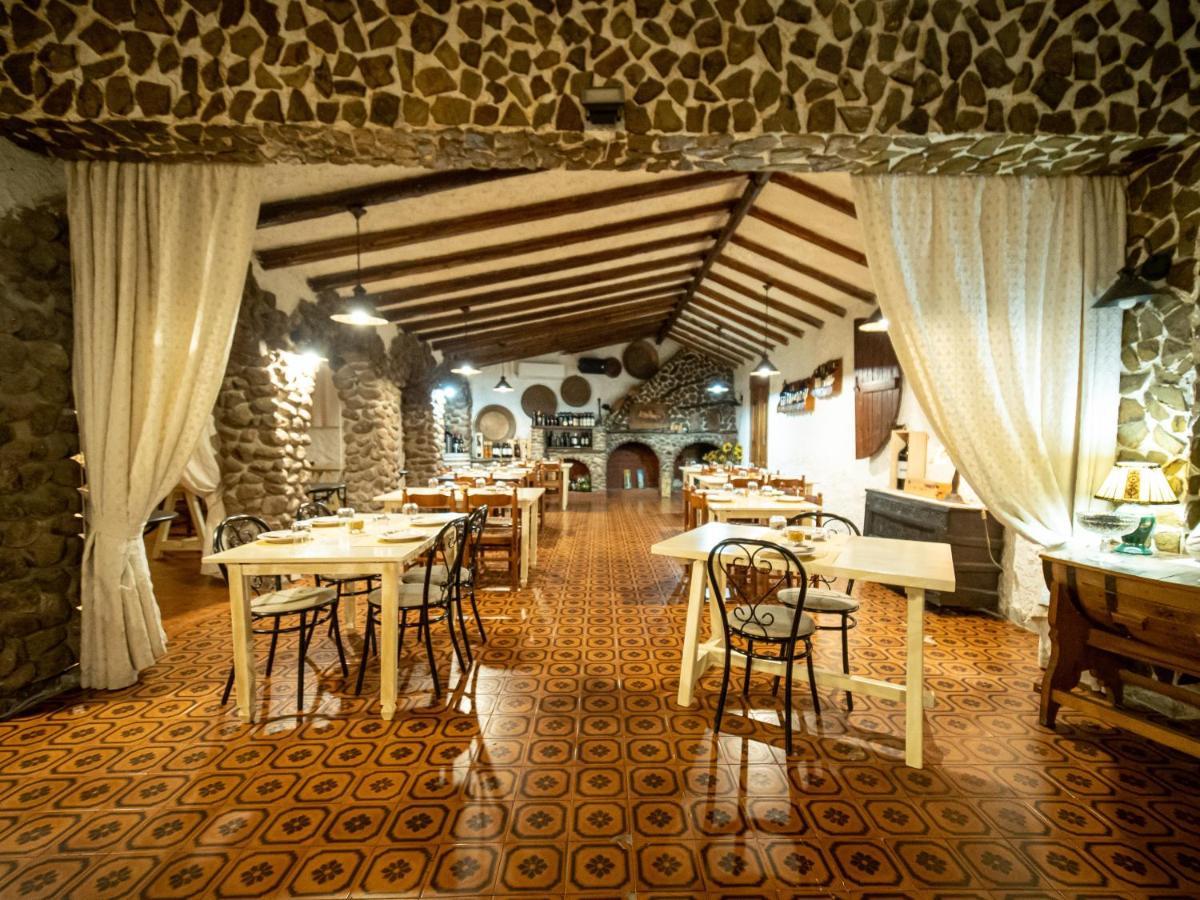 Albergo Ristorante Locanda Rosella Giba Bagian luar foto