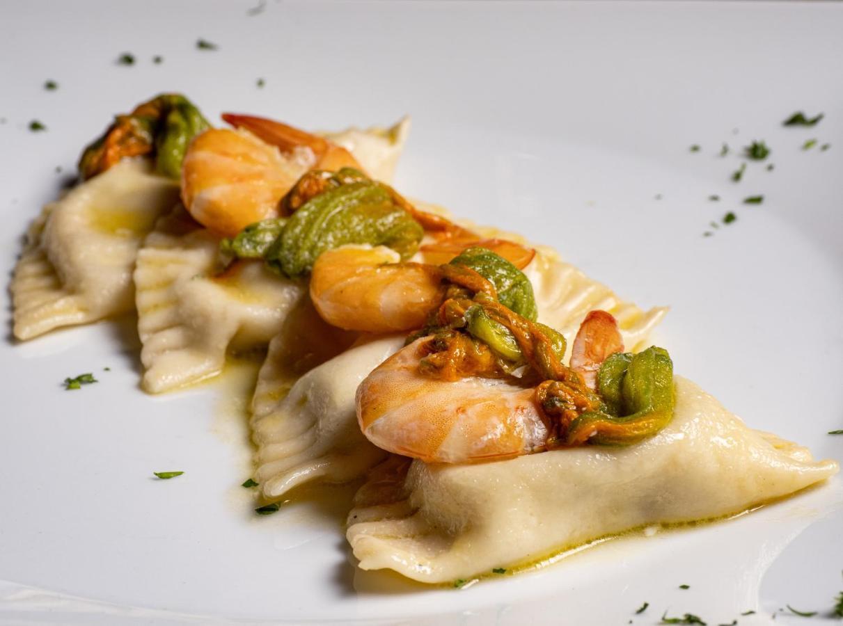 Albergo Ristorante Locanda Rosella Giba Bagian luar foto