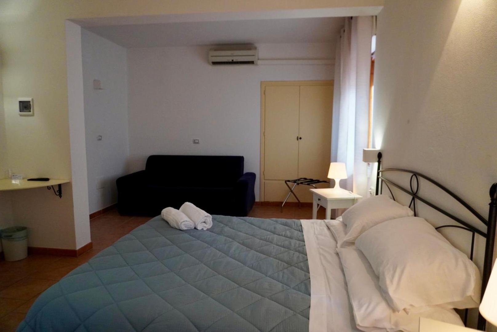 Albergo Ristorante Locanda Rosella Giba Bagian luar foto