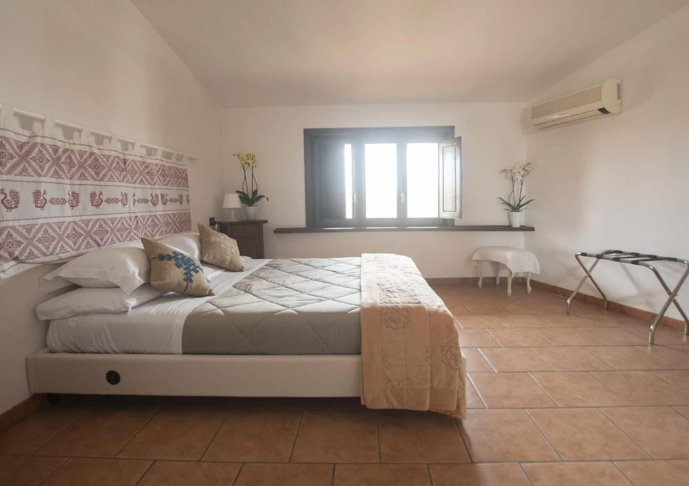 Albergo Ristorante Locanda Rosella Giba Bagian luar foto